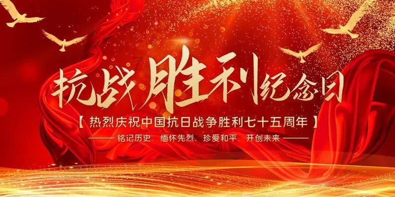 同样穿礼裙走红毯，刘嘉玲过分在意凹造型，穿侧开叉裙暴露真实状态，李冰冰一脸不屑！