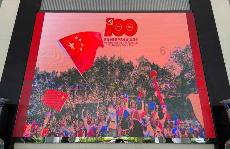 虽然莱奥与AC米兰解约条款高达1.75亿，但大巴黎可花1亿欧元带走