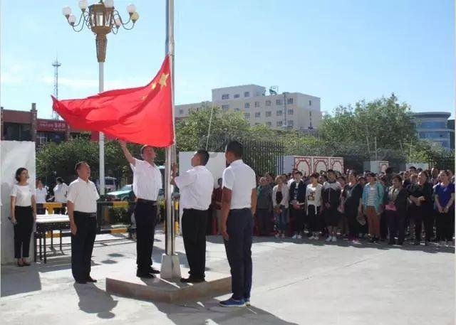 在苏轼看来,海南儋州的落后,与当地文教的匮乏有着直接的关系